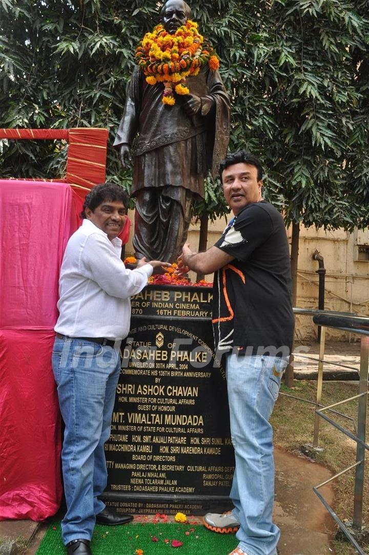 Anu Malik and Johny Lever at Dadasaheb Phalke Punytithi