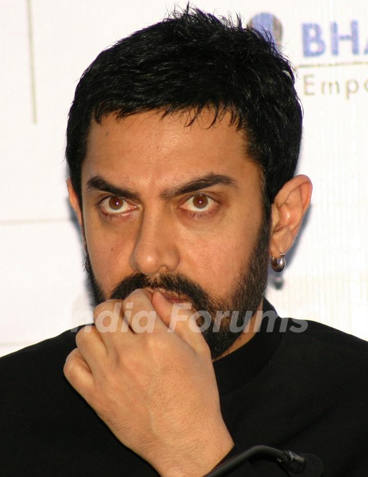 Aamir Khan at the release of  book &quot;Colours of My Rainbow&quot; in New Delhi