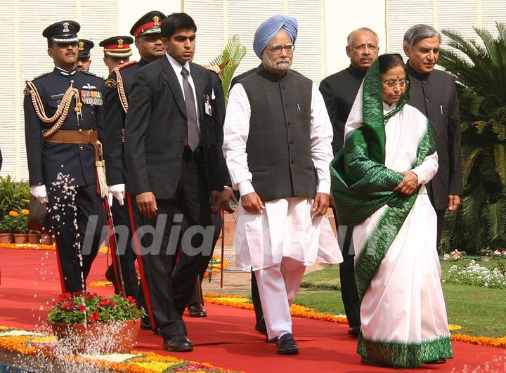 President Pratibha Patil and Prime Minister Manmohan Singh, at the beginning of the Budget session, in New Delhi