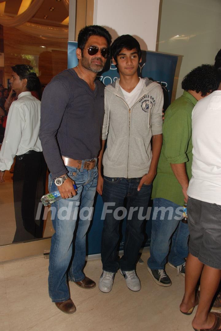 Sunil Shetty at Araish Exhibition, Blue Sea in Mumbai