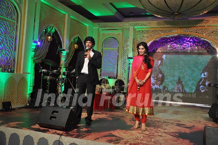 Shah Rukh Khan and Sophie Chowdhary unveils Mughal-e-Azam documentary at JW Marriott, Juhu. .