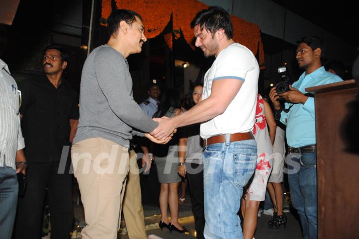 Aamir Khan with Sohail Khan at 'The Charcoal Project'