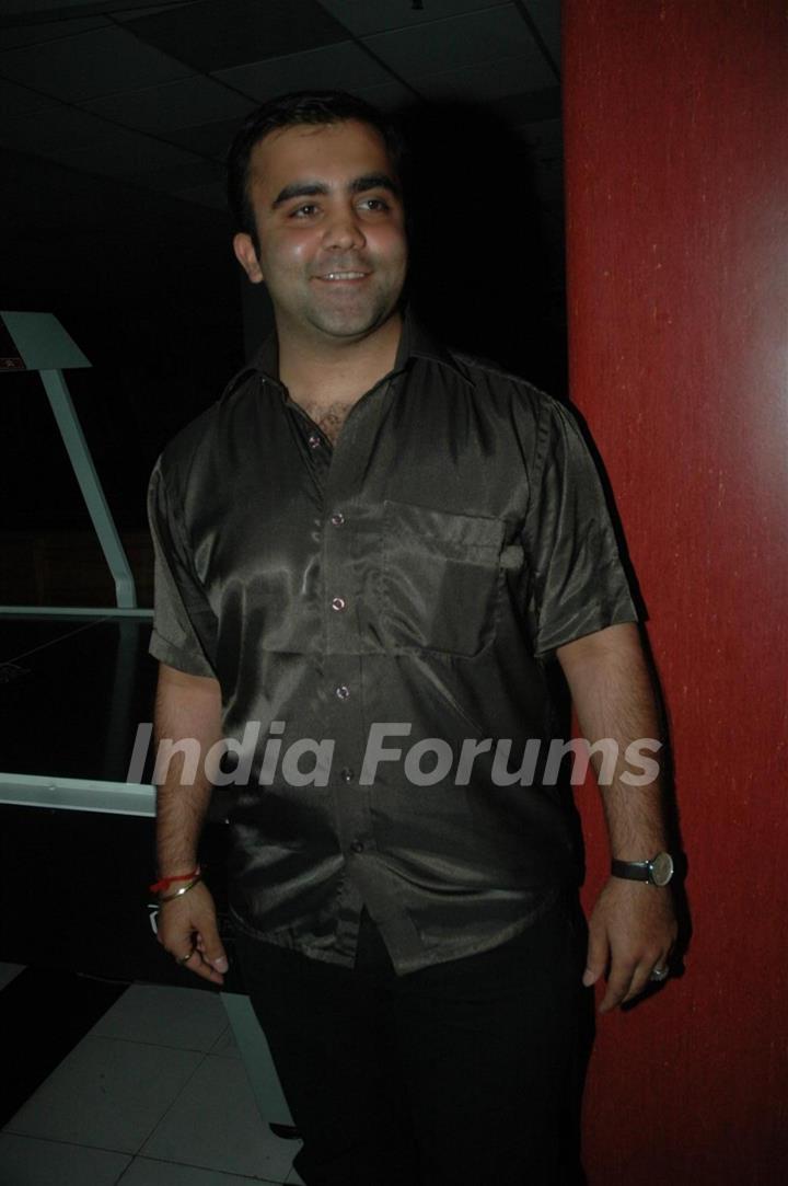 Celebs at Amit Mishra Birthday bash with star cast of Rakht Ek Rishta at the club, Mumbai