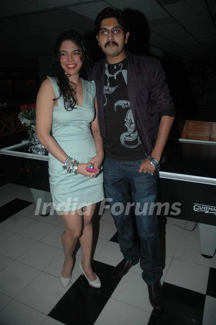 Celebs at Amit Mishra Birthday bash with star cast of Rakht Ek Rishta at the club, Mumbai