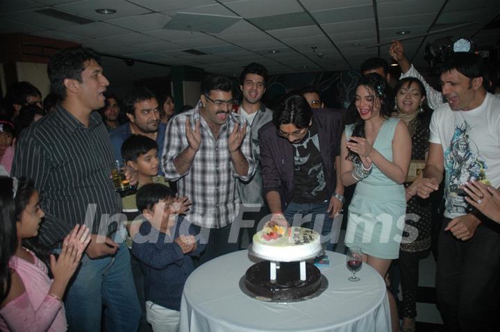 Amit Mishra Birthday bash with star cast of Rakht Ek Rishta at the club, Mumbai