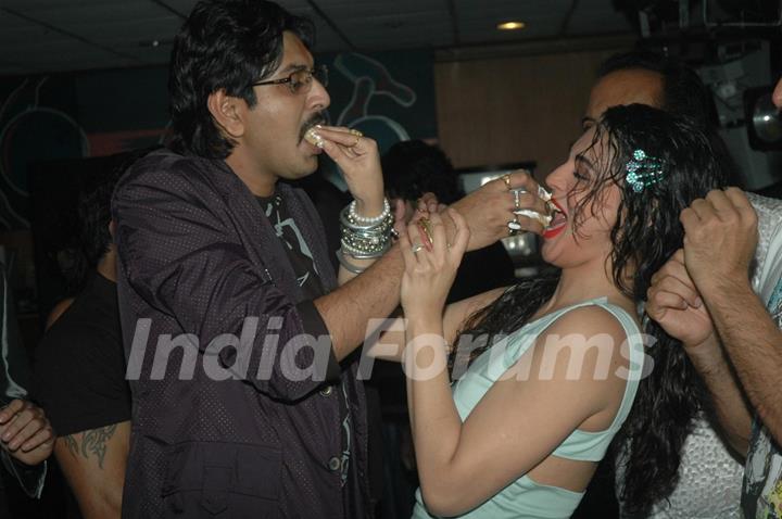 Amit Mishra Birthday bash with star cast of Rakht Ek Rishta at the club, Mumbai