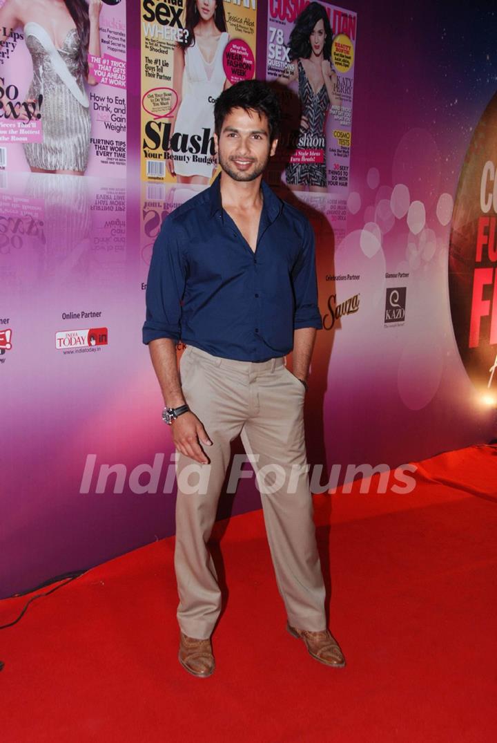 Shahid Kapoor walked the red carpet at Cosmopolitan Awards. .