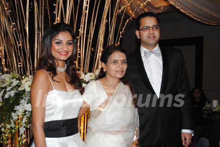Rekha Mahajan at Rahul and Dimpy Mahajan's 1st wedding anniversary party