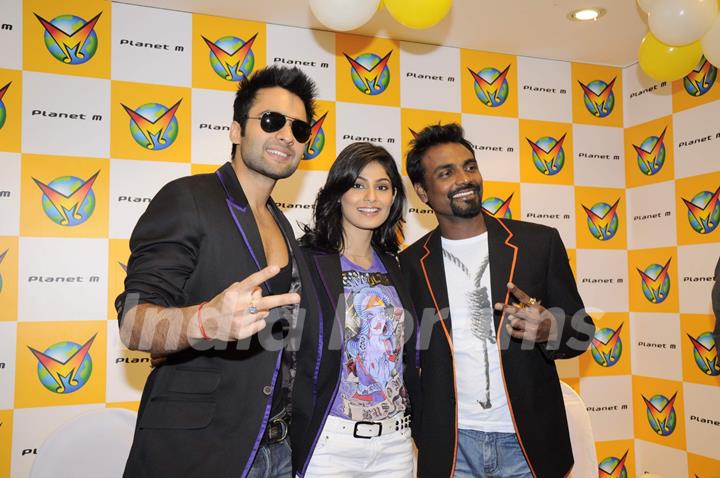 Jackky Bhagnani, Remo Dsouza and Pooja Gupta at F.A.L.T.U film music launch at Planet M, Mumbai