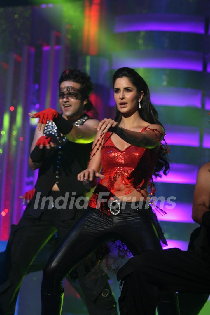 Katrina Kaif perform item song at BIG STAR IMA Awards