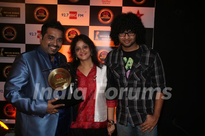 Shankar Mahadevan with family at BIG STAR IMA Awards