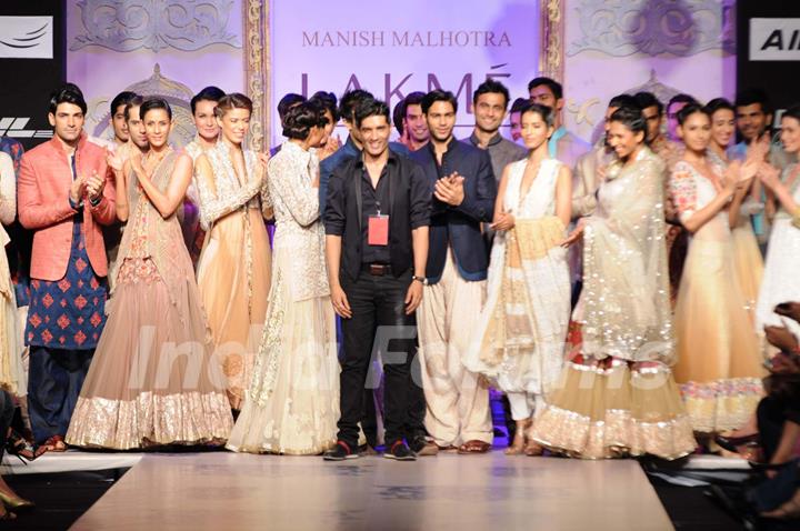 Models with designer Manish Malhotra's creations during the Lakme Fashion Week day 2 in Mumbai. .
