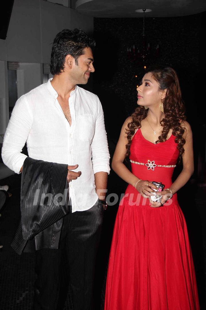 Sara Khan with Niraj Malviya at 100 Episode Success Party of Ram Milaayi Jodi