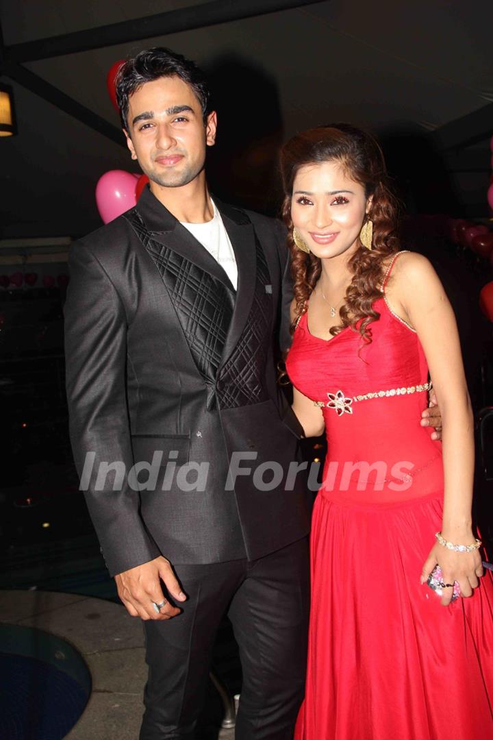 Sara Khan and Nishant Malkani pose for pictures at party of Ram Milaayi Jodi