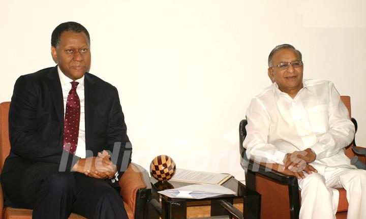 Union Minister Of Petroleum And Natural Gas Jaipal Reddy  with  Minister of Foreign Affairs, Nigeria,Henry Odien Ajumogobia,in New Delhi on Wednesday. .