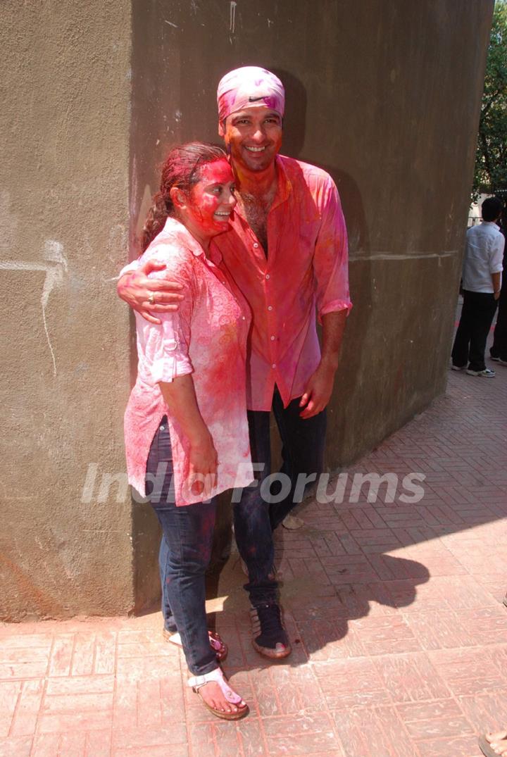 Rohit and Manasi Roy at Ekta Kapoor Holi Party at Versova..