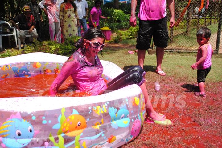 Kavita Kaushik at Ekta Kapoor, Sanjay Gupta and Kiran Bawa's Holi Party at Versova