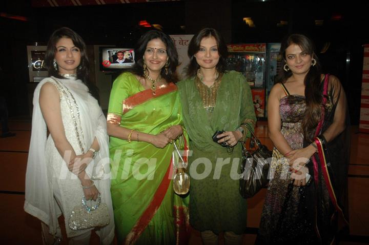 Poonam Jhawar, Sheeba, Deepshikha and Bhagyashree at Marathi awards at Cinemax. .