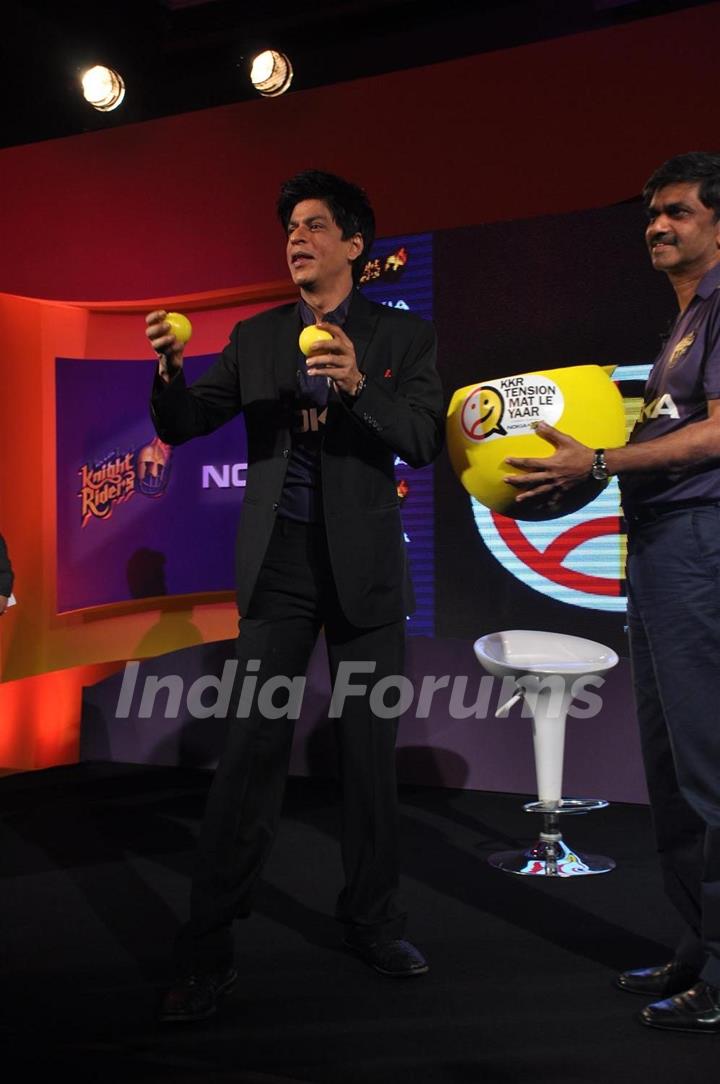 Shah Rukh Khan graces the KKR-Nokia tie-up media meet at the Taj Lands End