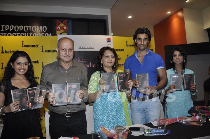Anupam Kher, Kunal Kapoor, Mahie & Avika unveil Broken Melodies Book at Landmark in Mumbai on Friday Night. .
