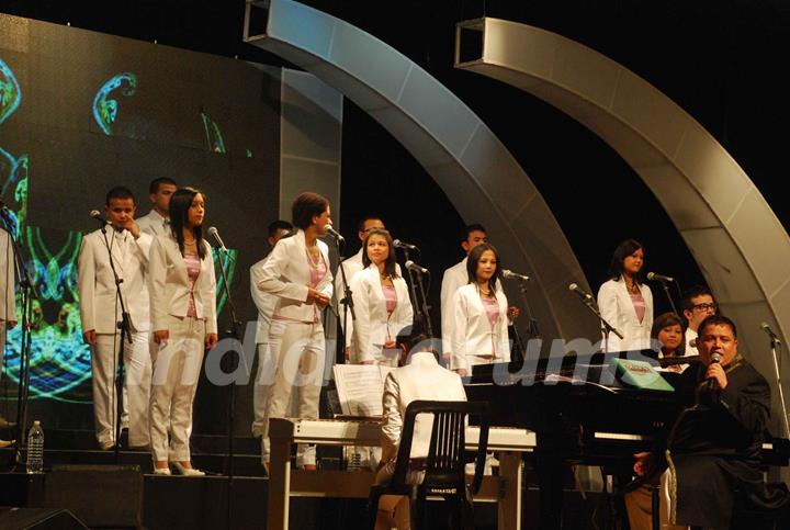 Kunal Kapoor & Kiran Rao at Shillong Chamber Choir Concert at Shanmukhanand Hall,  Mumbai. .