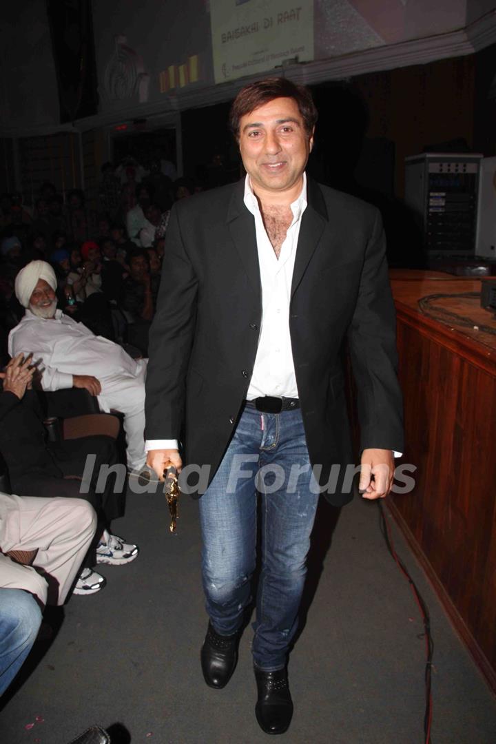 Sunny Deol at Baisakhi Di Raat celebration by Punjab cultural and Heritage Board