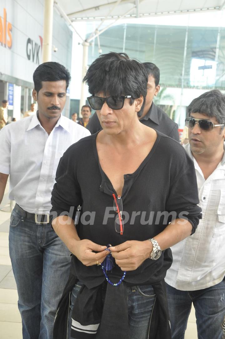 Shahrukh Khan arrive from Kolkata after KKR win