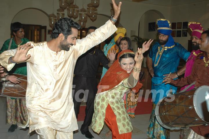 Baisakhi celebration on the sets of Na Aana Is Desh Laado