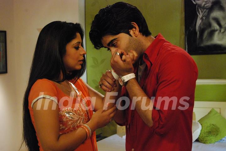 Romantic scene of Nivi and Viren