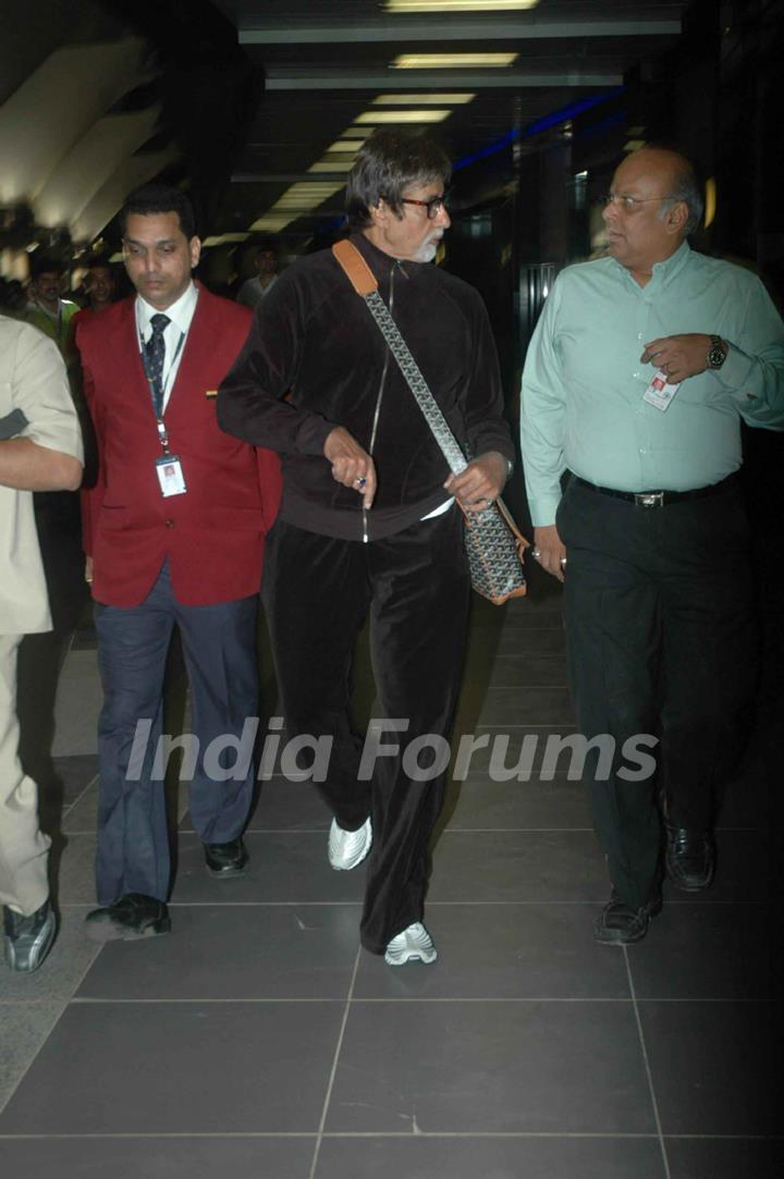 Big B returns from Poland visit