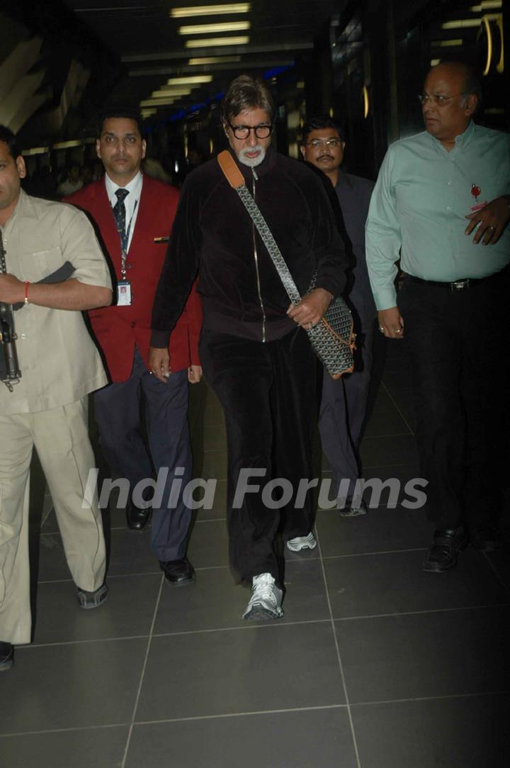 Big B returns from Poland visit