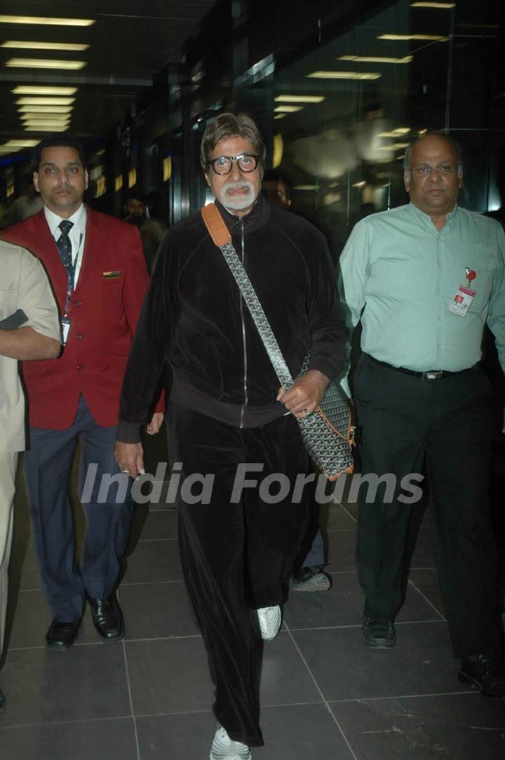 Big B returns from Poland visit