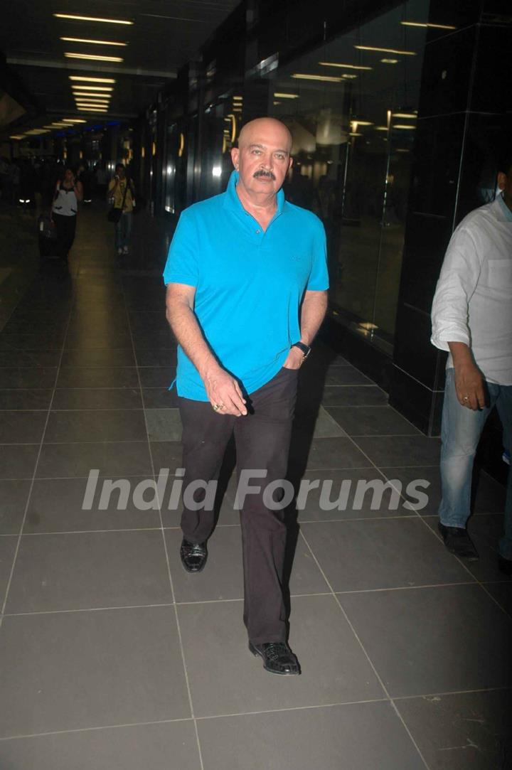 Big B returns from Poland visit, and Rakesh Roshan also spotted at the airport