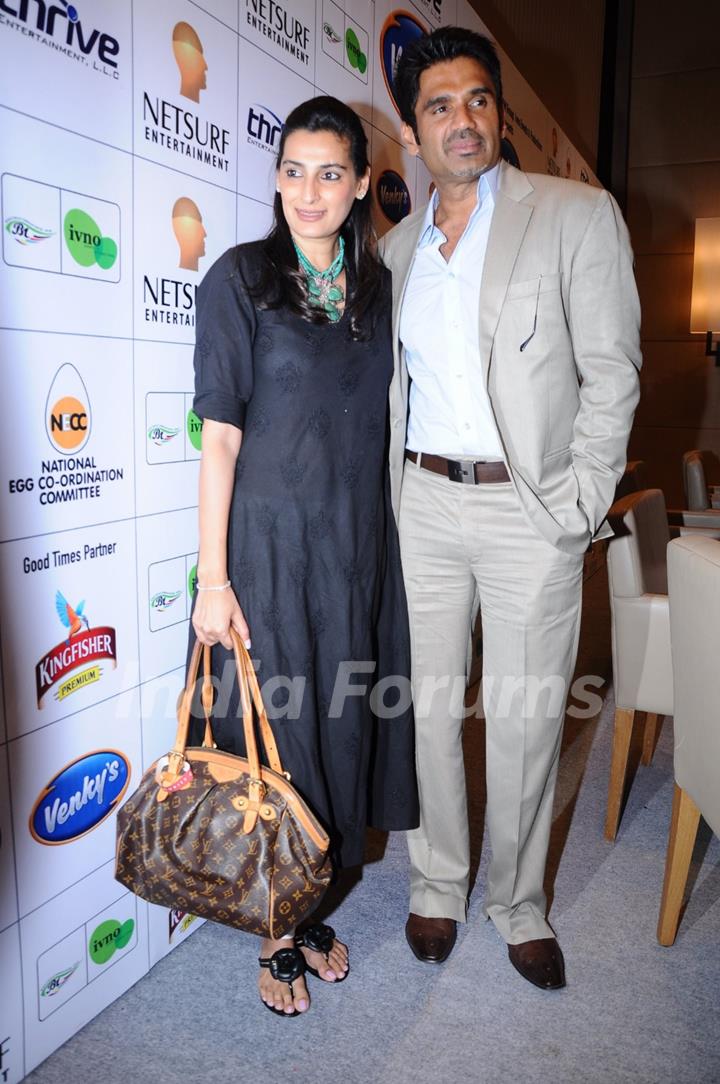 Sunil & Mana Shetty at AKON concert Press conference at Trident, Bandra, Mumbai