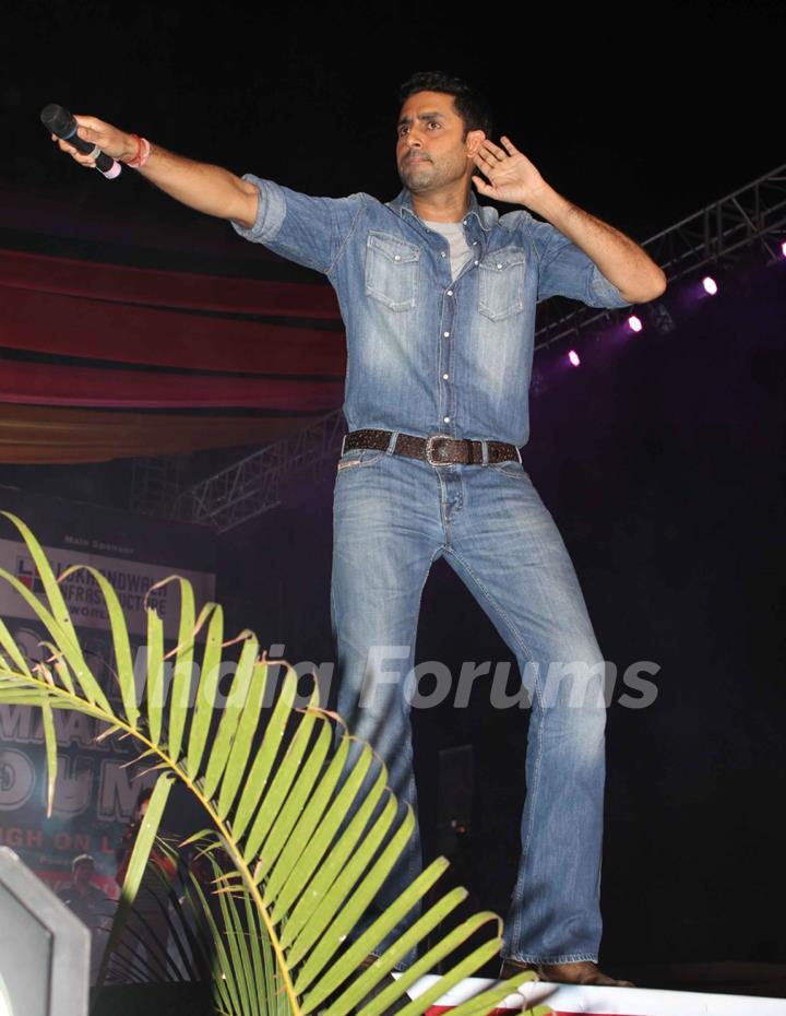 Abhishek Bachchan of Dum Maro Dum promote the film at No Smoking Concert Chitrakoot Ground