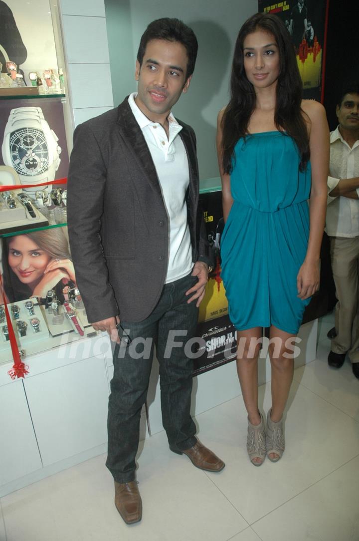 Tusshar Kapoor and Preeti Desae unveil Chormotech watches at Andheri