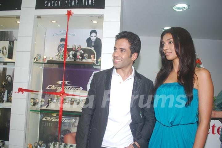 Tusshar Kapoor and Preeti Desai unveils new range of Chronotech Watches