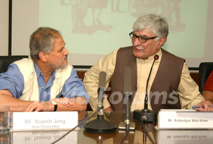 Grandson of Khan Abdul Ghaffar Khan, Asfandyar Wali Khan and Jamia Vice-Chancellor Najeeb Jung at the lecture