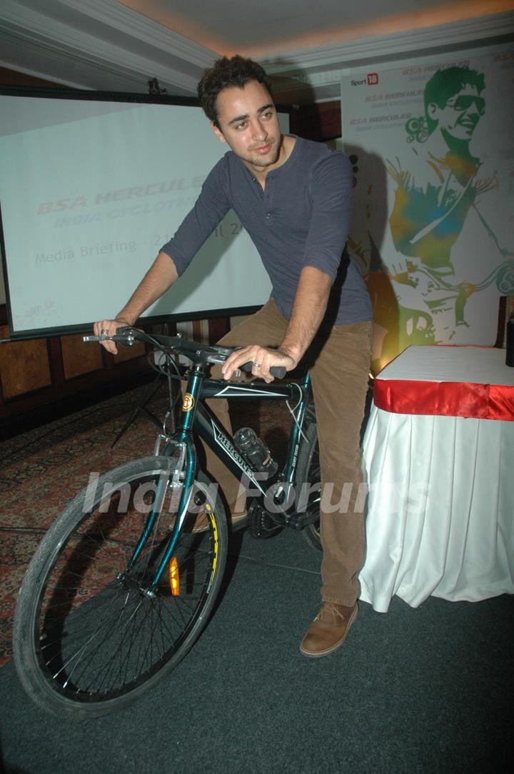 Imran Khan at BSC Cyclothon press meet at Taj Land's End. .