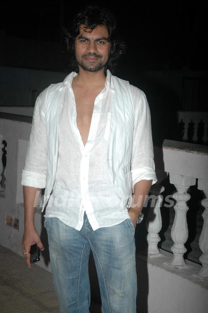 Gaurav Chopra at Debina Bonnerjee bday bash at Madh with Retro Theme