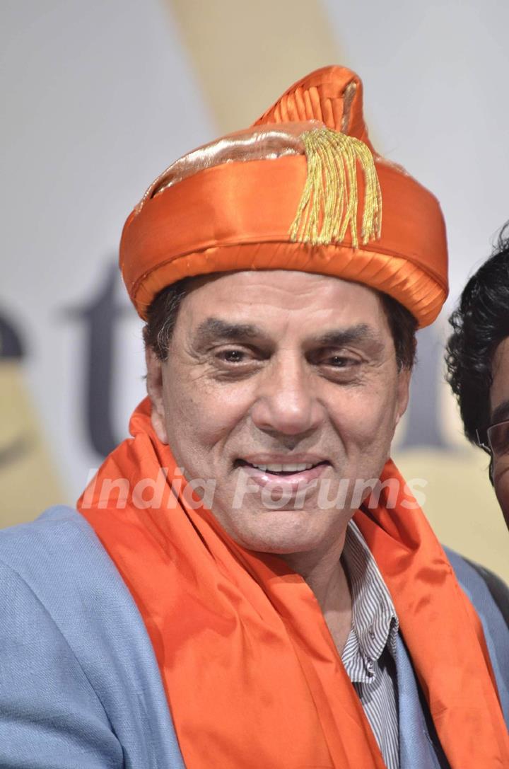 Actor Dharmendra launches Ali Peter's book on his 60th Birthday at PL Deshpande Hall.  .