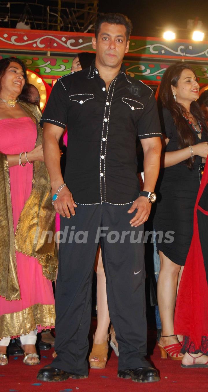 Salman Khan at 'Ready' music launch at Film City