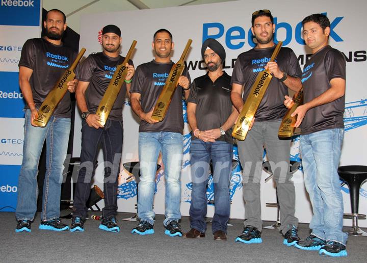 Reebok felicitates the World Cup winners Yuvraj Singh, Dhoni, Yousuf, Piyush and Harbhajan Singh