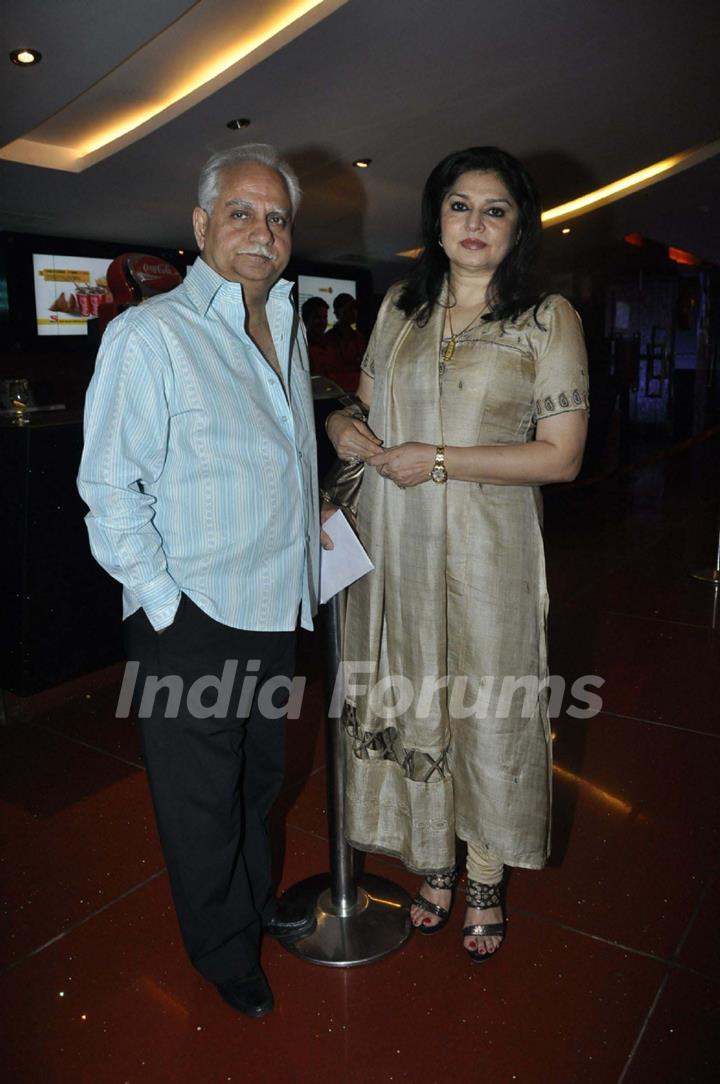 Ramesh Sippy with wife Kiran Juneja at Shor in the City premiere