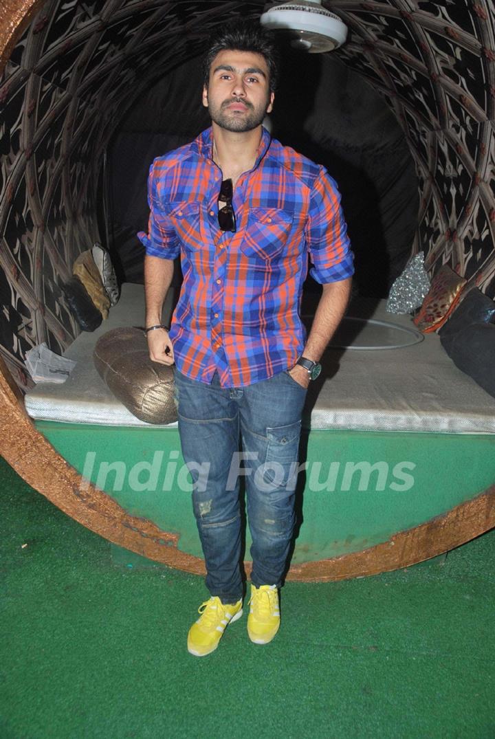 Arya Babbar at Mumbhai film Mahurat at Dockyard. .