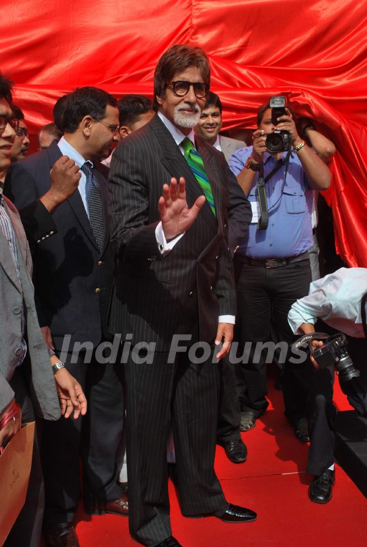 Amitabh Bachchan launches a Jewellery Boutique of Tanishq