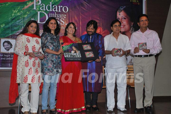 Jagit Singh and Roopkumar Rathod release Manesha Agarwal's album at parel. .