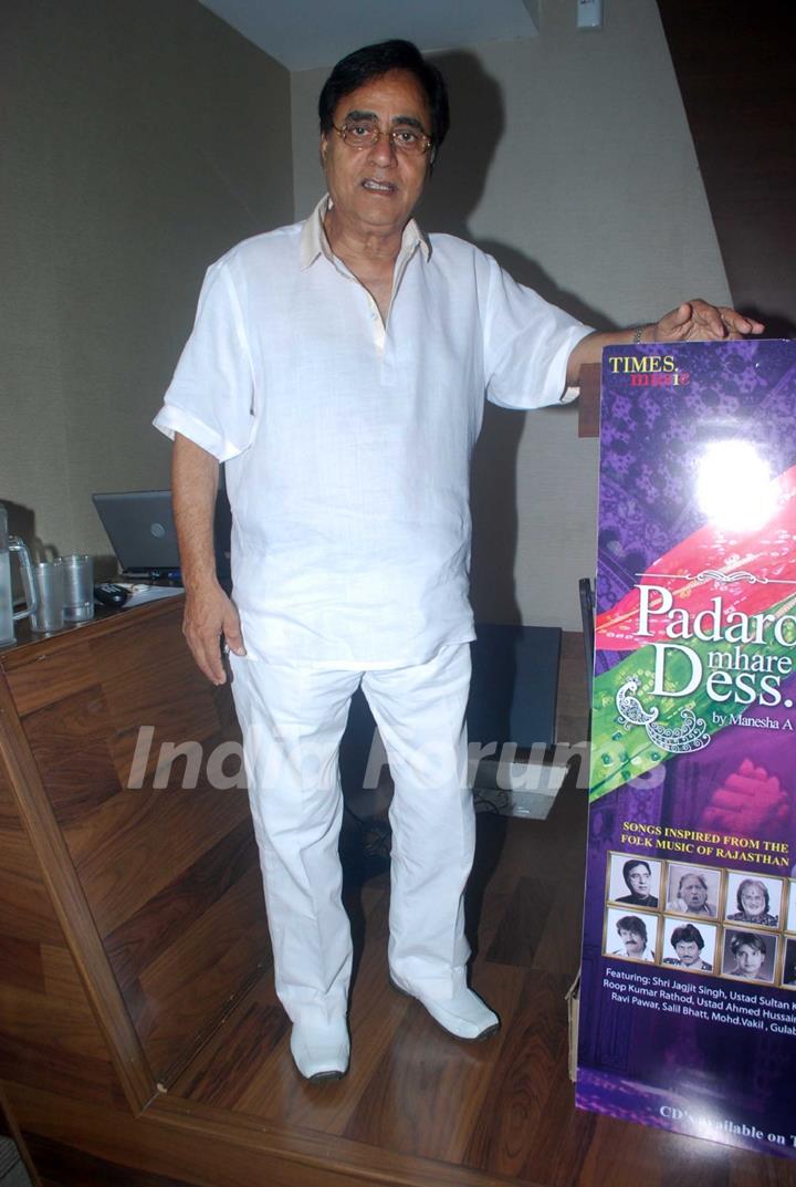 Jagjit Singh launches Manesha Agarwal's album 'Padaro Mhare Dess'