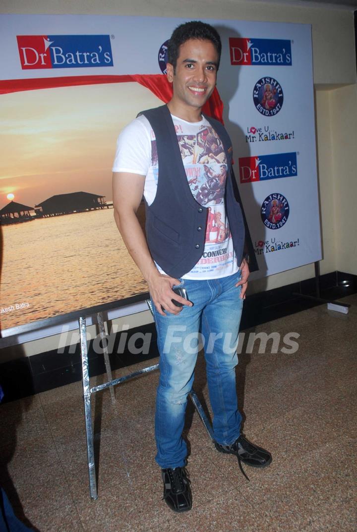 Tusshar Kapoor at Dr. Batra's exhibition