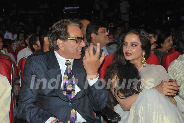 Dharmendra and Rekha at Dadasaheb Phalke Awards in Bhaidas Hall on 3rd May 2011. .